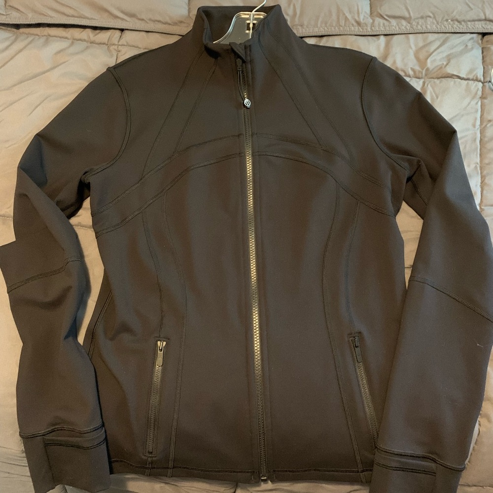 lululemon athletica black zip-up jacket